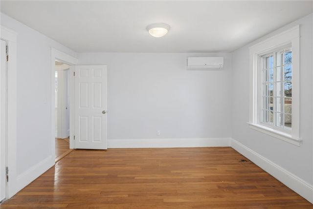 21 Earlham Way, Warwick, RI 02886