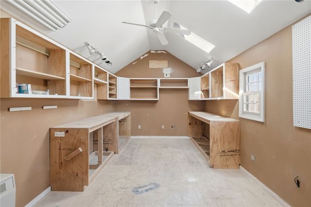 21 Earlham Way, Warwick, RI 02886