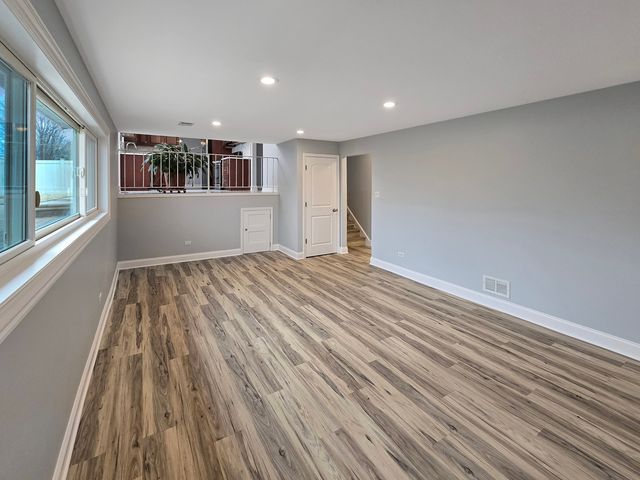 8842 Briarwood Lane, Orland Park, IL 60462