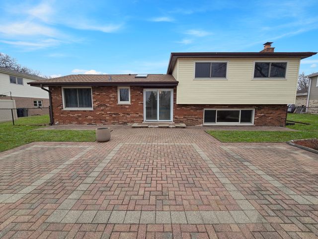 8842 Briarwood Lane, Orland Park, IL 60462