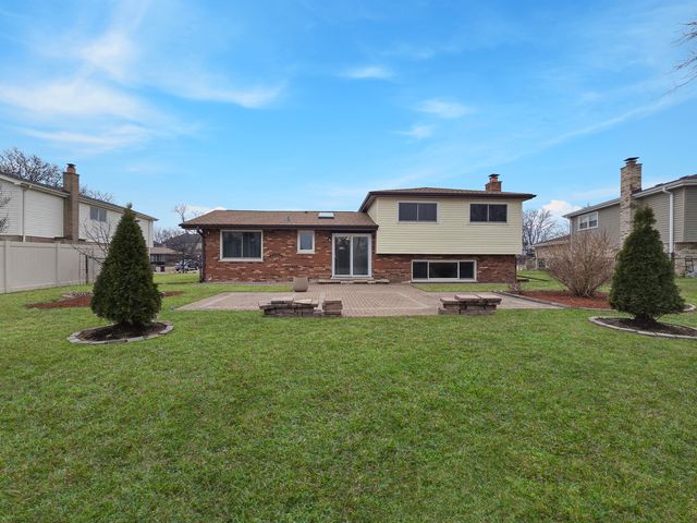 8842 Briarwood Lane, Orland Park, IL 60462