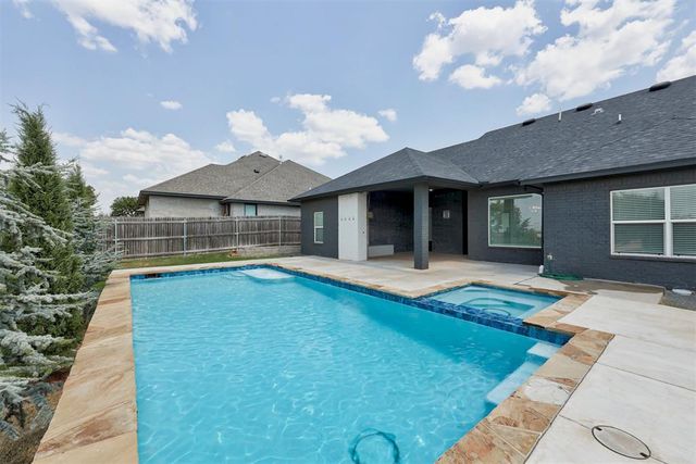7329 NW 159th Terrace, Edmond, OK 73013