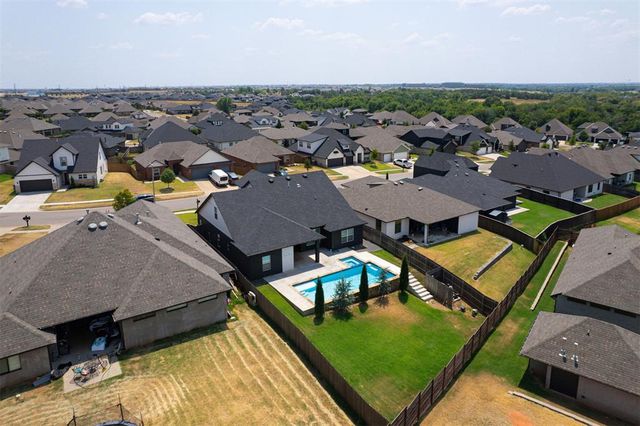 7329 NW 159th Terrace, Edmond, OK 73013
