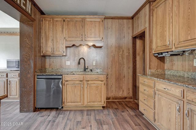 1830 S Maple Street, Carthage, MO 64836