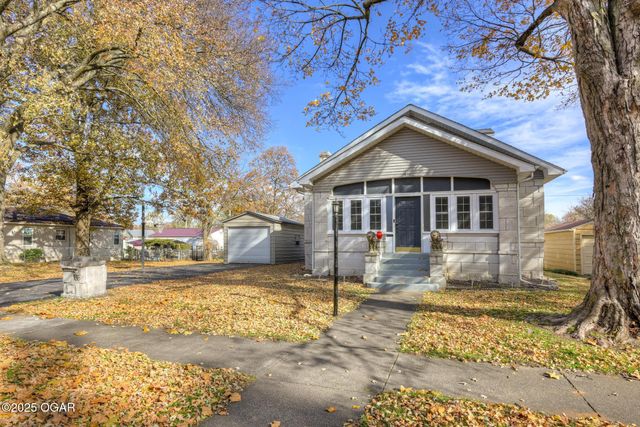 1830 S Maple Street, Carthage, MO 64836