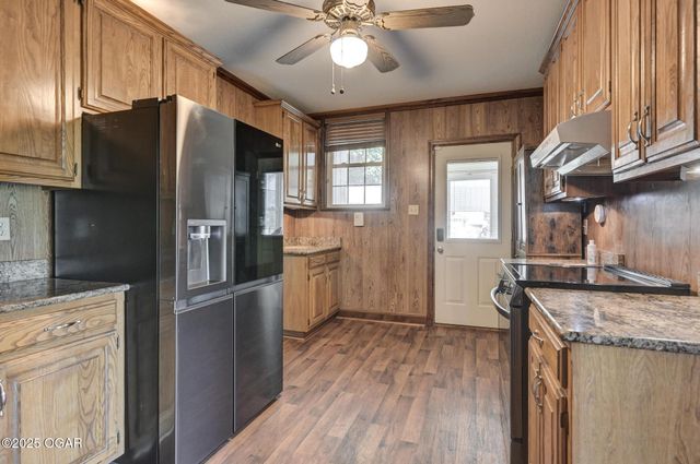 1830 S Maple Street, Carthage, MO 64836