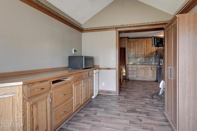 1830 S Maple Street, Carthage, MO 64836