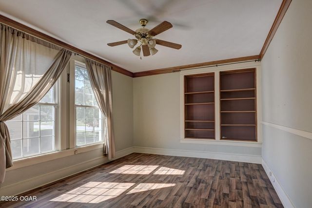 1830 S Maple Street, Carthage, MO 64836