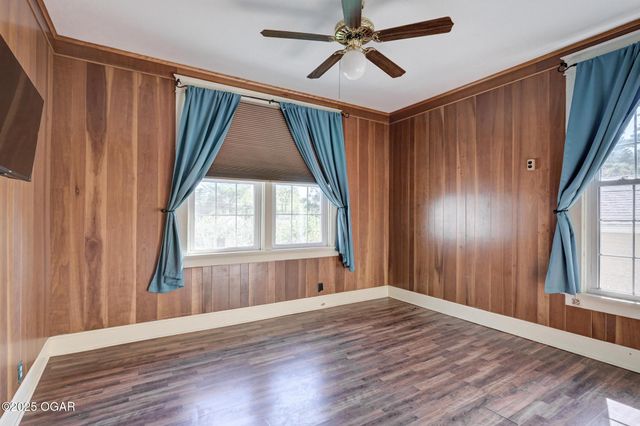 1830 S Maple Street, Carthage, MO 64836