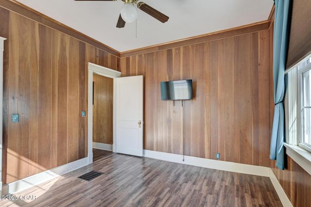 1830 S Maple Street, Carthage, MO 64836