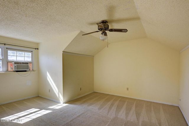 1830 S Maple Street, Carthage, MO 64836