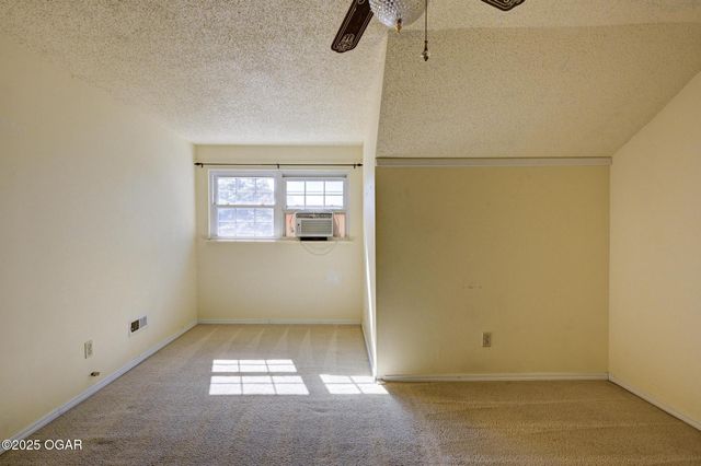 1830 S Maple Street, Carthage, MO 64836