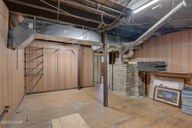 1830 S Maple Street, Carthage, MO 64836