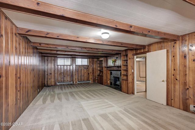 1830 S Maple Street, Carthage, MO 64836