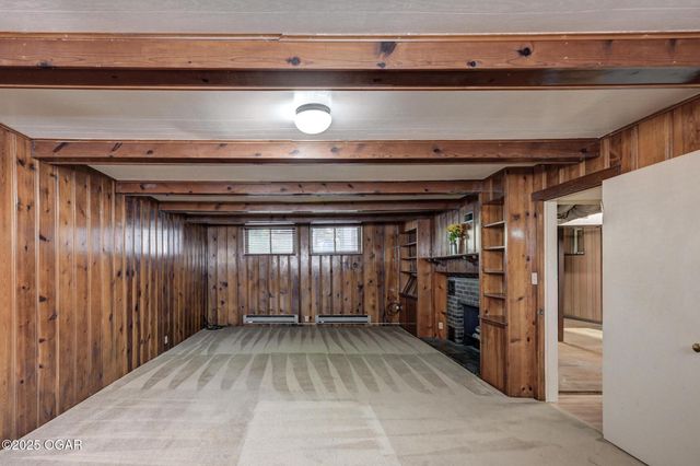 1830 S Maple Street, Carthage, MO 64836