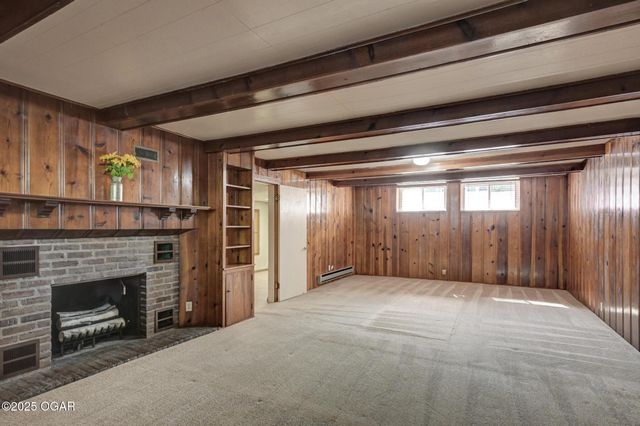 1830 S Maple Street, Carthage, MO 64836