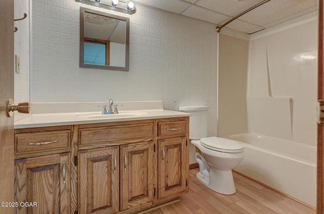 1830 S Maple Street, Carthage, MO 64836