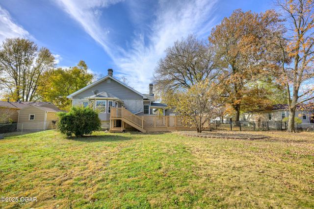 1830 S Maple Street, Carthage, MO 64836