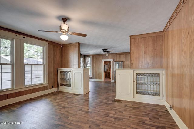 1830 S Maple Street, Carthage, MO 64836