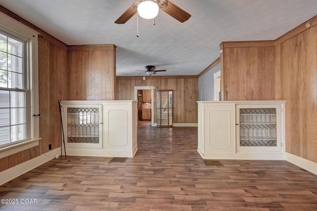 1830 S Maple Street, Carthage, MO 64836