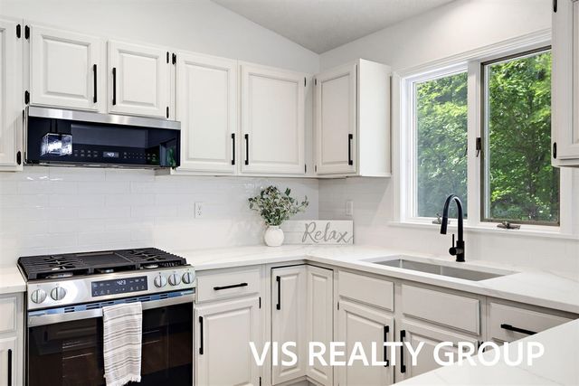 17501 W Spring Lake Road, Spring Lake, MI 49456