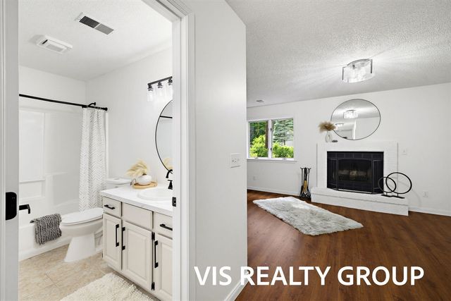 17501 W Spring Lake Road, Spring Lake, MI 49456