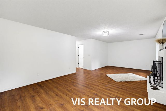 17501 W Spring Lake Road, Spring Lake, MI 49456