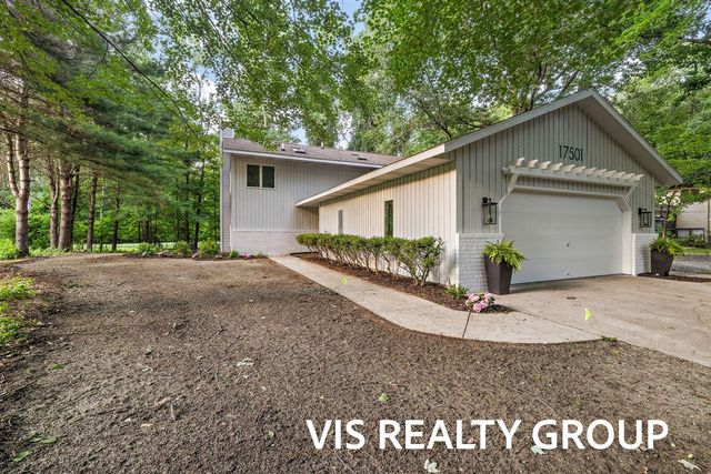 17501 W Spring Lake Road, Spring Lake, MI 49456