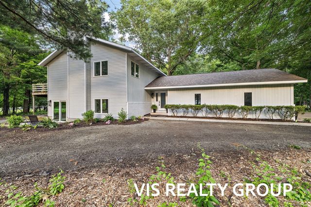 17501 W Spring Lake Road, Spring Lake, MI 49456