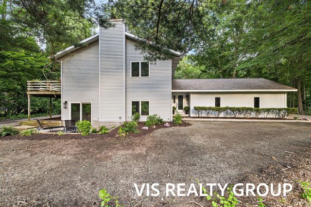 17501 W Spring Lake Road, Spring Lake, MI 49456