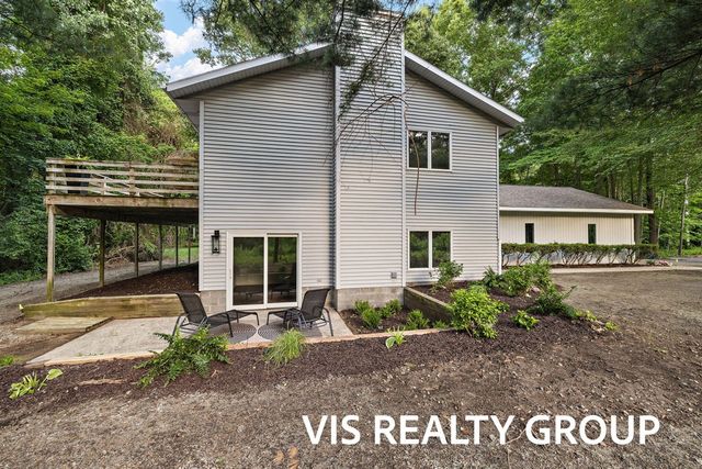 17501 W Spring Lake Road, Spring Lake, MI 49456