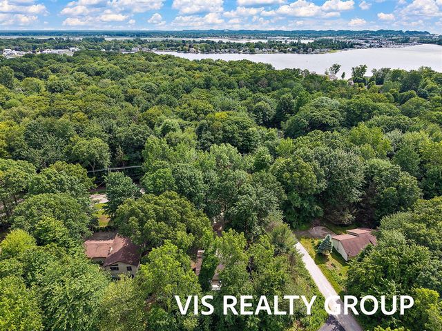 17501 W Spring Lake Road, Spring Lake, MI 49456