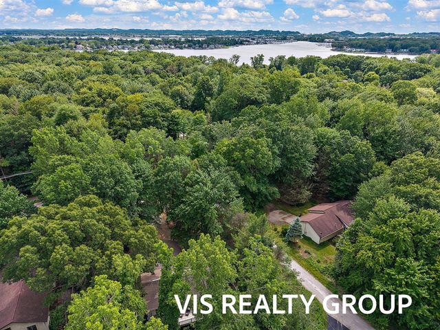 17501 W Spring Lake Road, Spring Lake, MI 49456