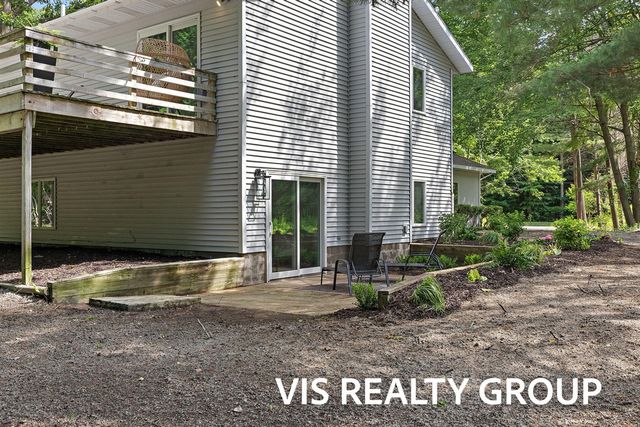 17501 W Spring Lake Road, Spring Lake, MI 49456