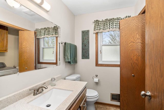 N60W23727 Butternut LANE, Sussex, WI 53089