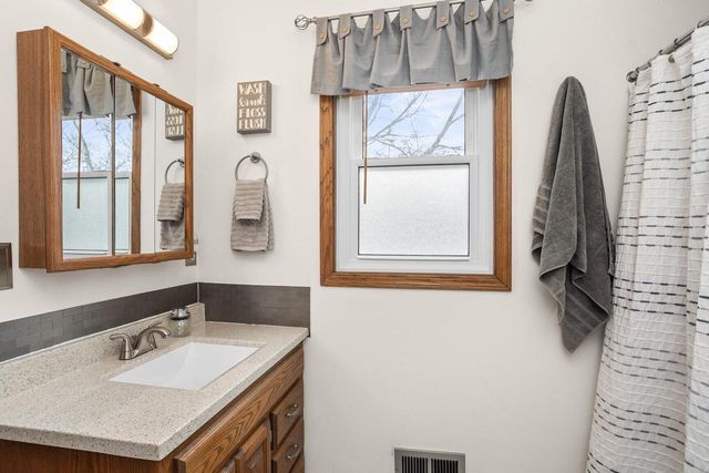 N60W23727 Butternut LANE, Sussex, WI 53089