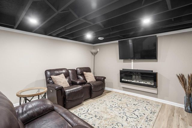 N60W23727 Butternut LANE, Sussex, WI 53089