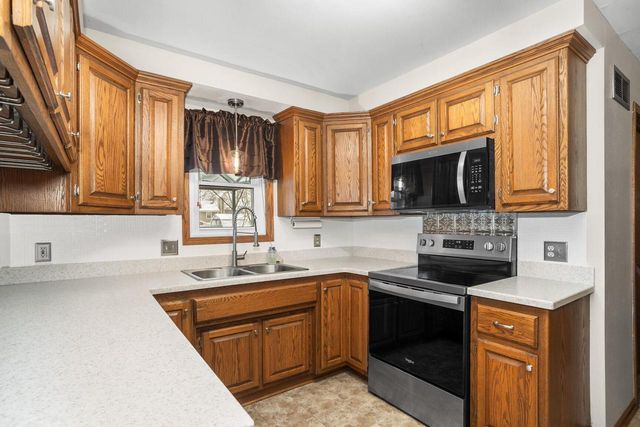 N60W23727 Butternut LANE, Sussex, WI 53089