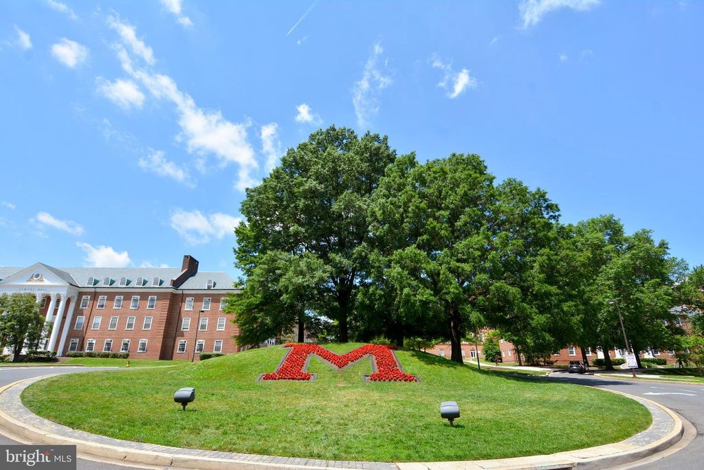 8704 34TH AVE, College Park, MD 20740
