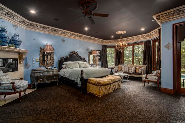 15 Spring Valley Lane, Little Rock, AR 72223