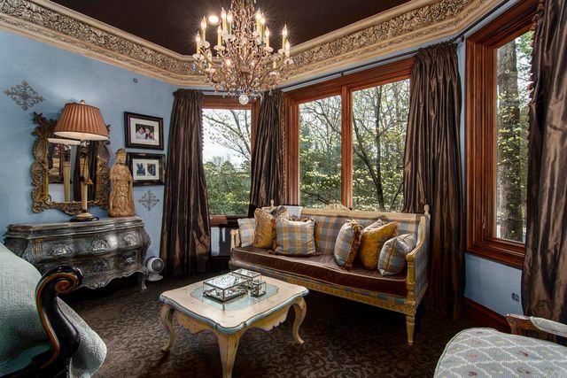 15 Spring Valley Lane, Little Rock, AR 72223