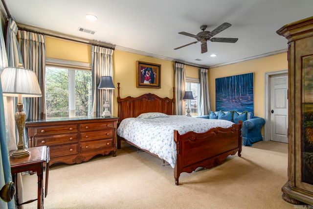 15 Spring Valley Lane, Little Rock, AR 72223