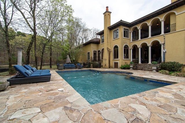 15 Spring Valley Lane, Little Rock, AR 72223