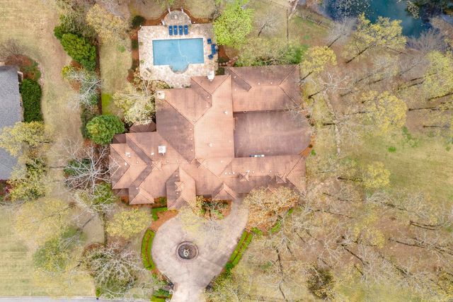 15 Spring Valley Lane, Little Rock, AR 72223