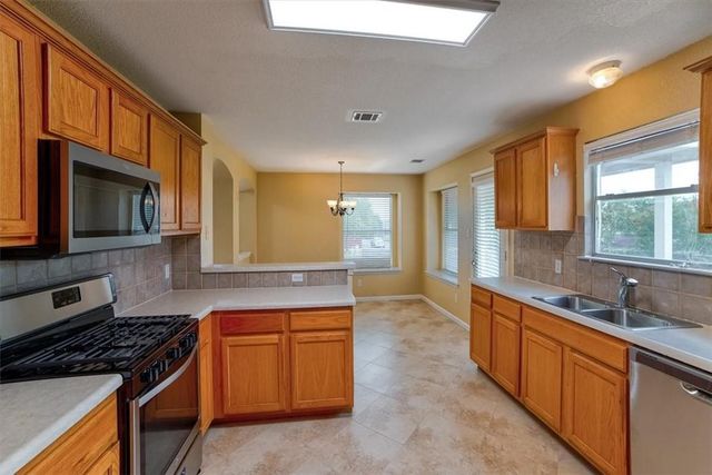 2812 Greenlee DR, Leander, TX 78641