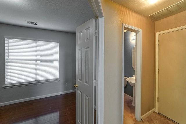 2812 Greenlee DR, Leander, TX 78641