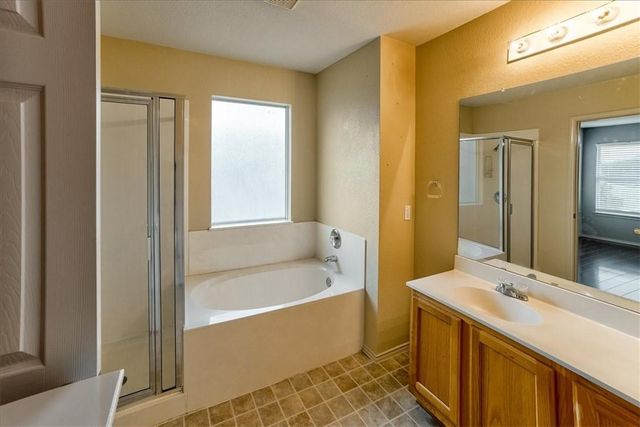2812 Greenlee DR, Leander, TX 78641