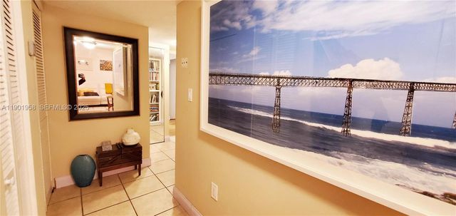 17890 W Dixie Hwy 515, North Miami Beach, FL 33160