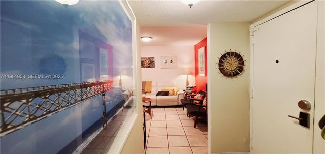 17890 W Dixie Hwy 515, North Miami Beach, FL 33160