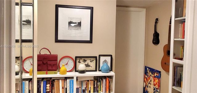 17890 W Dixie Hwy 515, North Miami Beach, FL 33160